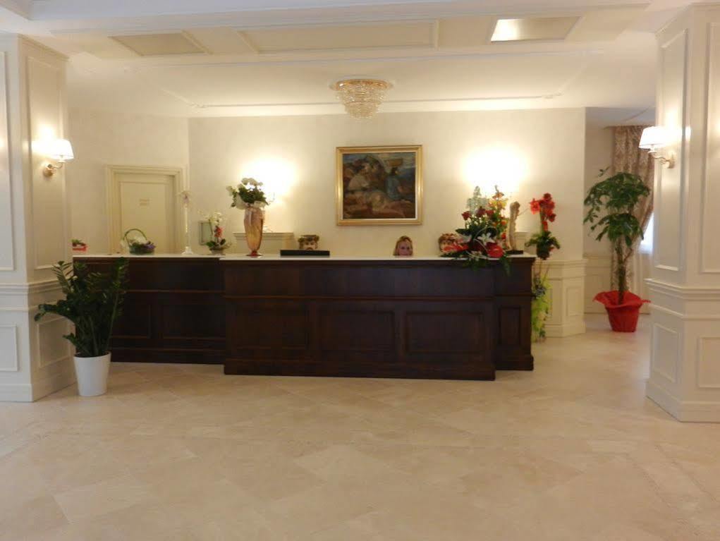 Hotel Villa Michelangelo Citta Sant'Angelo Ngoại thất bức ảnh